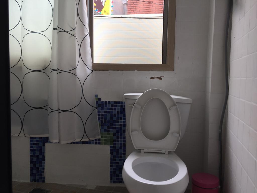 Backpackers In Jeju City Center Exterior photo