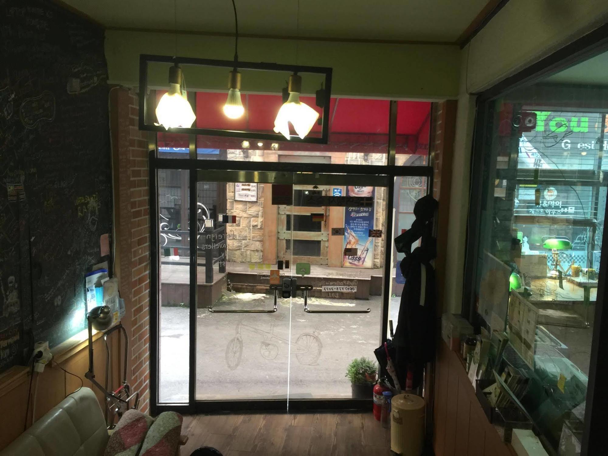 Backpackers In Jeju City Center Exterior photo