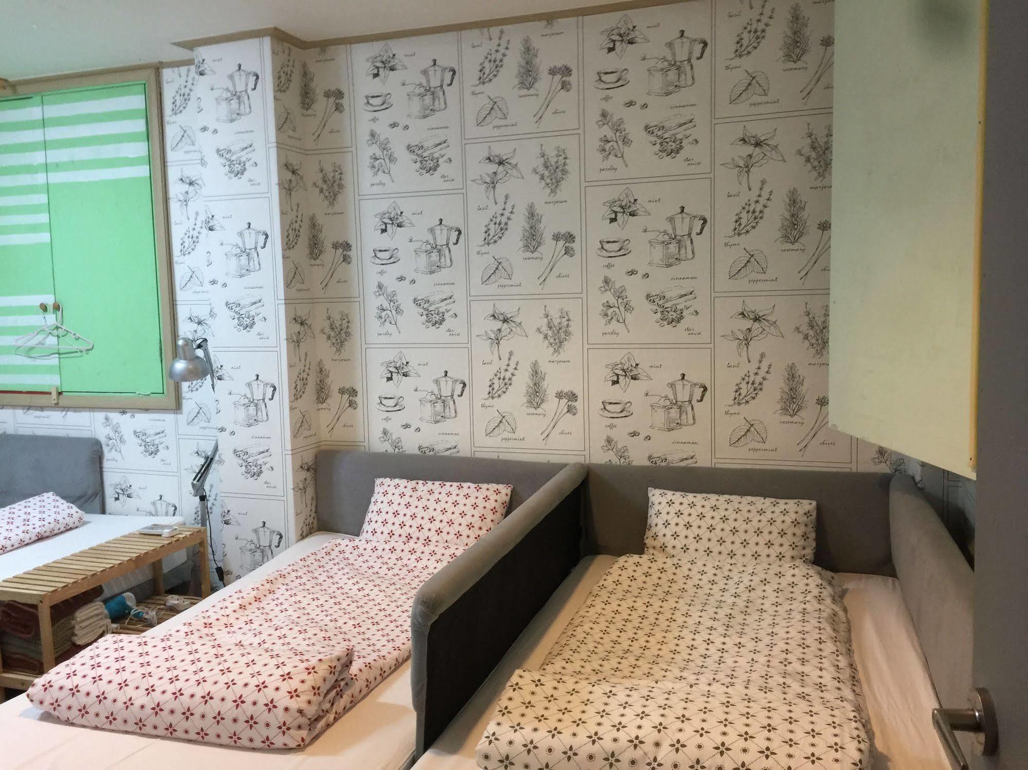 Backpackers In Jeju City Center Exterior photo
