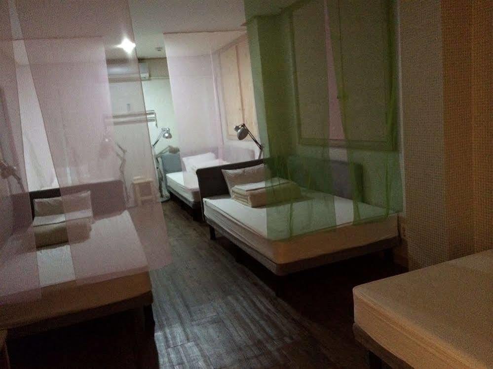 Backpackers In Jeju City Center Exterior photo